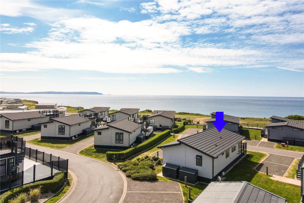 3-bed caravan on Clifftop View, Hoburne Naish Holiday Park, Barton On Sea, Hampshire, BH25, £250,000