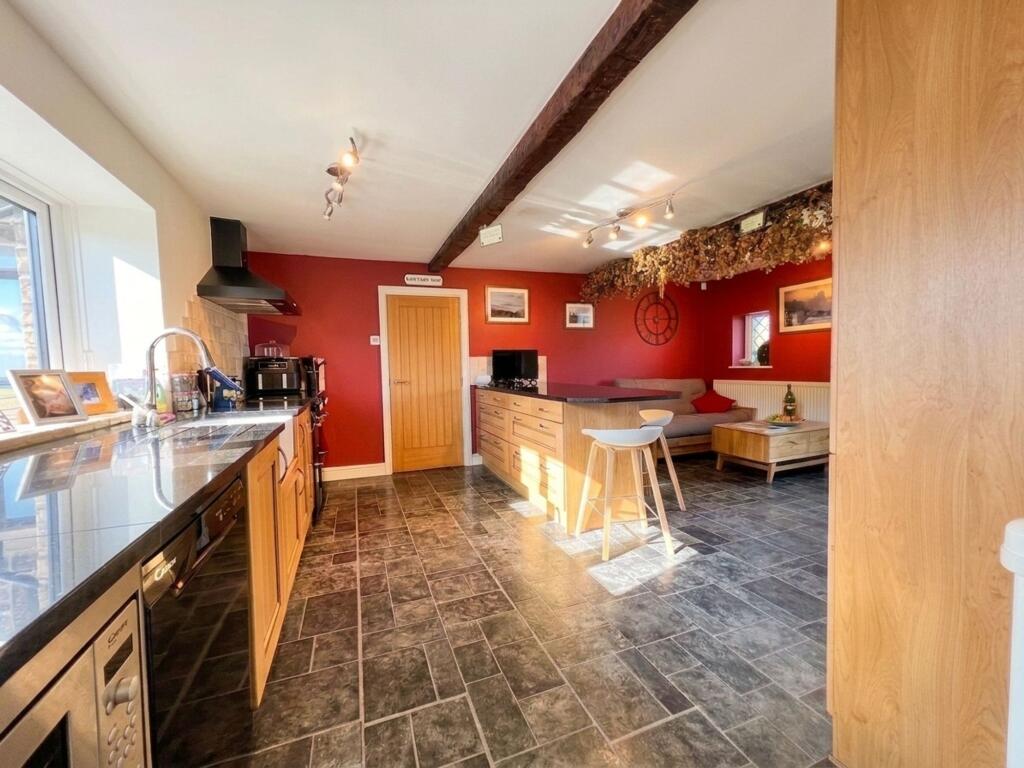 House in Huddersfield, Gawthorpe Green, Kirkburton - View 2