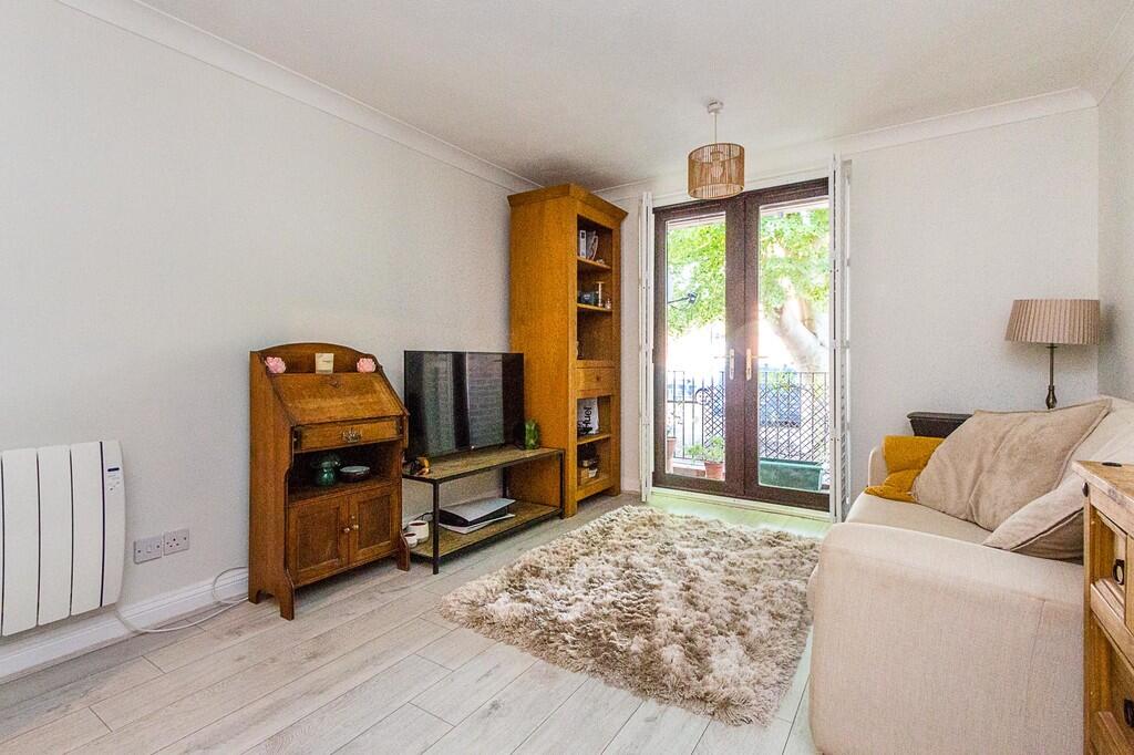 Apartment in Rushden, North Northamptonshire - View 3