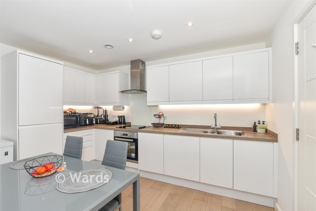 Apartment in Ashford, Kent - View 4