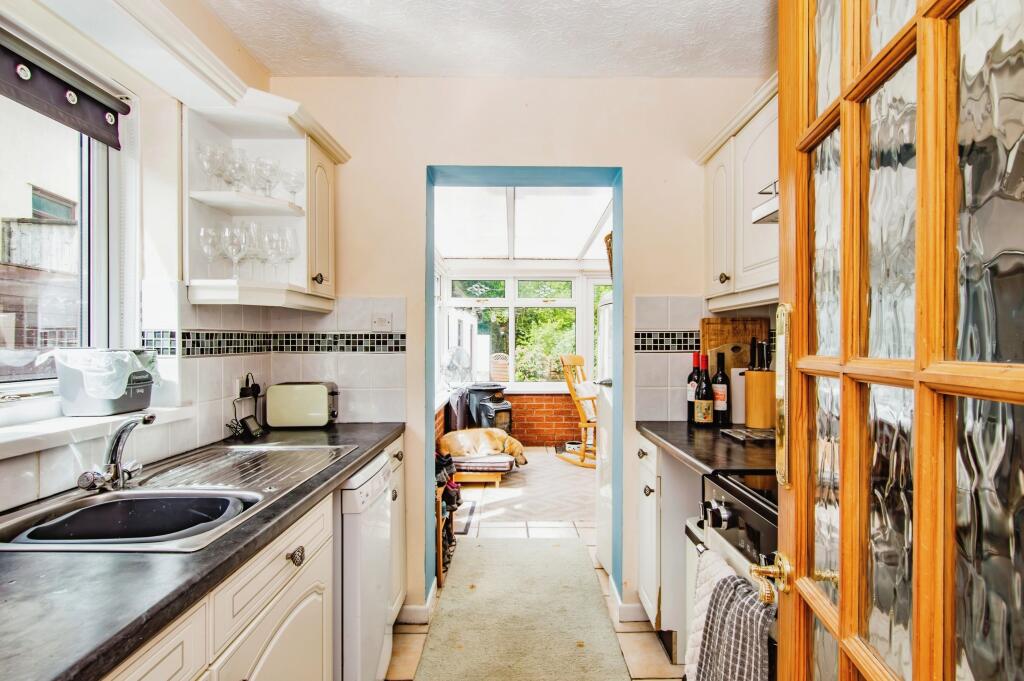 Lawnswood, Saundersfoot, Pembrokeshire, SA69 photo 4