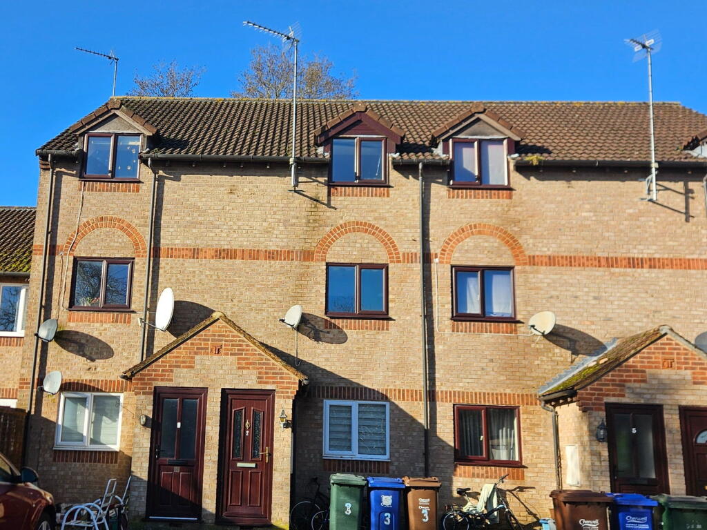 Main image of property: Stanier Place, Banbury, OX16 3WF