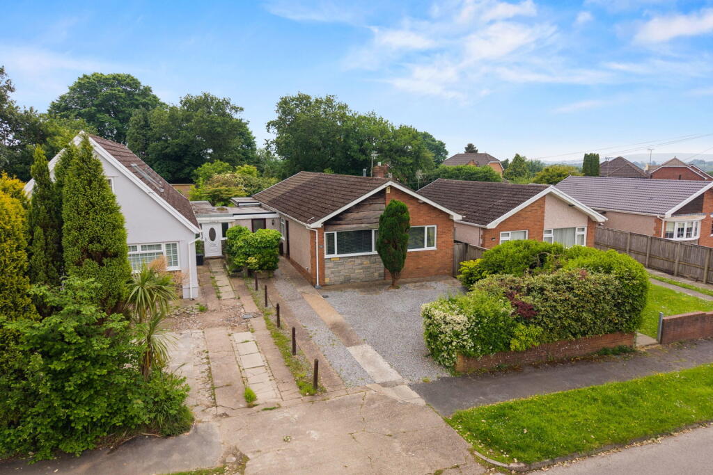 3-bed detached on Pantydwr, Three Crosses, Gower, Swansea, SA4 3PG, £325,000