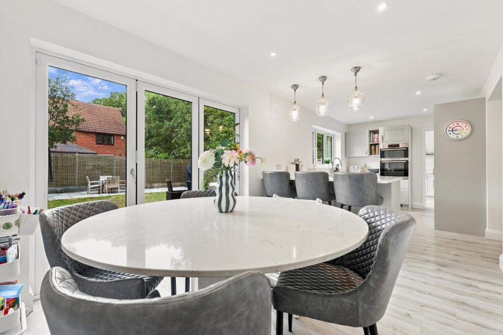 House in Southend-on-Sea - View 4