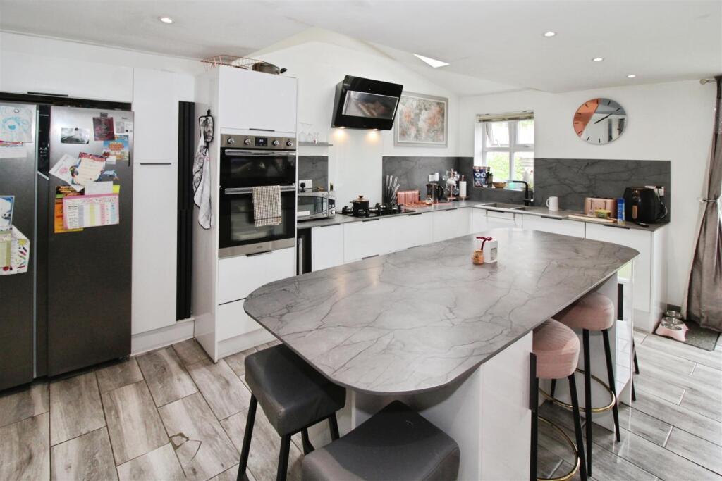 House in Rugby, Long Lawford - View 2
