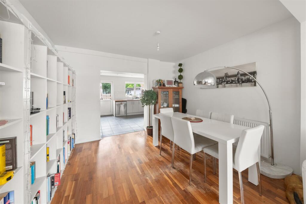 House in London - View 5
