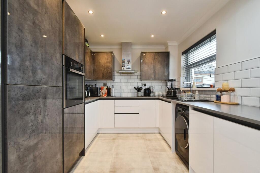 House in Ystalyfera, Neath Port Talbot - View 5