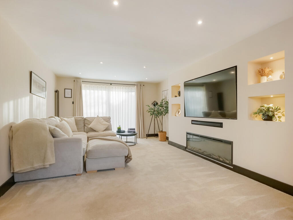 House in Holdenhurst, Littledown, Bournemouth - View 2
