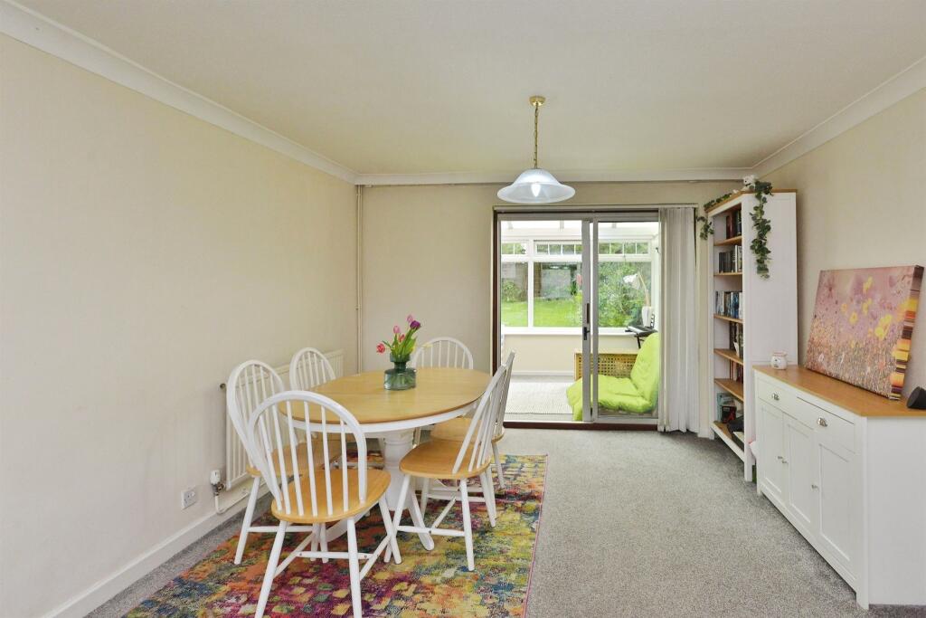 House in Newport Pagnell, City of Milton Keynes - More