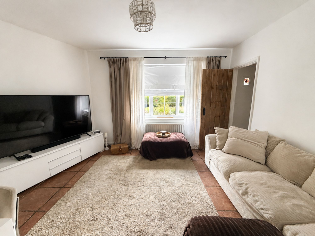 House in Reigate and Banstead, Surrey - View 3