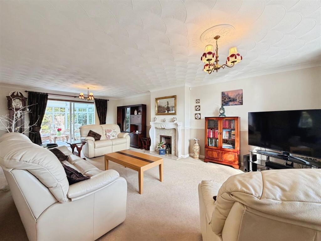 House in Newark and Sherwood, Edwinstowe - View 2