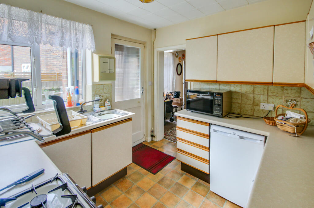 House in East Grinstead, Blackwell - View 4