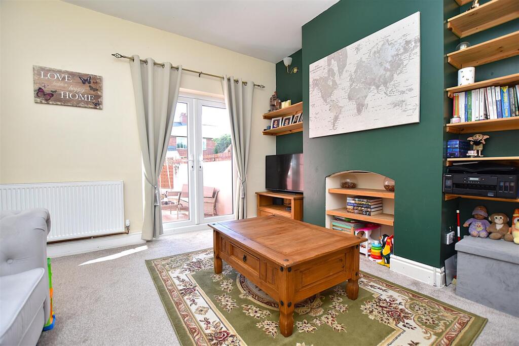 House in Wrexham, Hightown, Offa - View 3