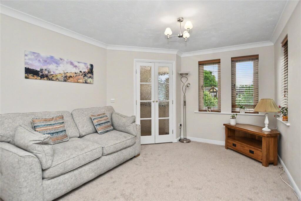 Rosewood Court, Park Avenue, Leeds photo 2