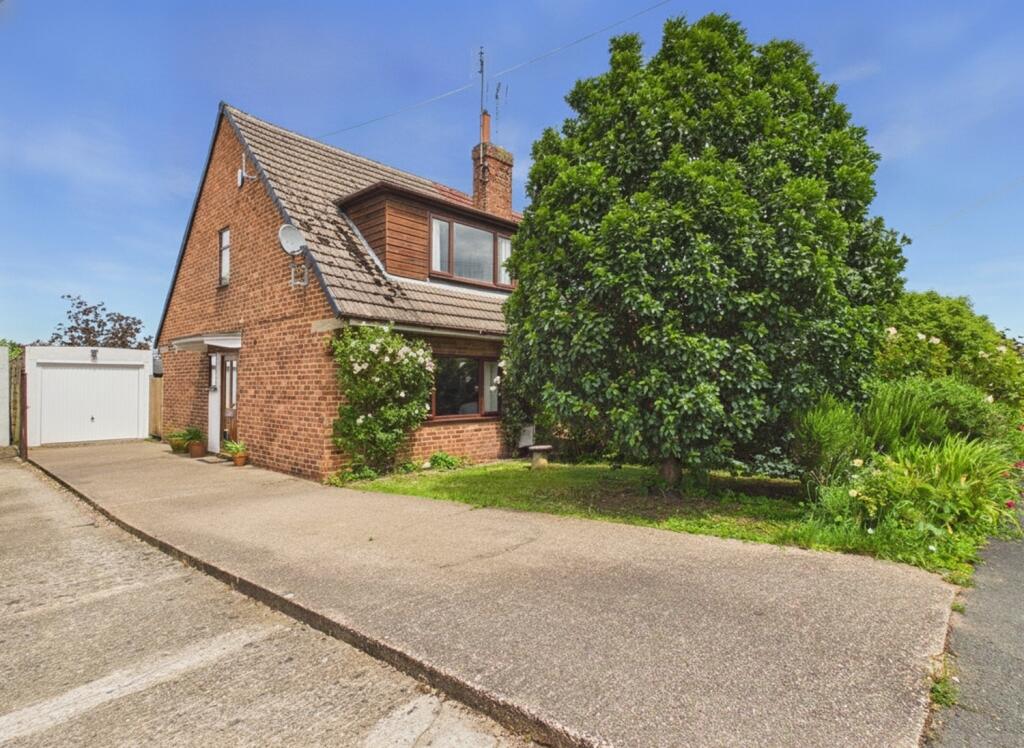 Main image of property: STANDING BUTTS CLOSE, WALTON-ON-TRENT, SWADLINCOTE, DERBYSHIRE, DE12