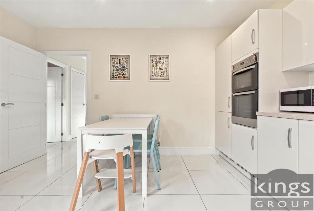 House in East Hertfordshire, Gilston - View 5