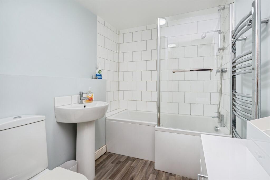 Apartment in Tonbridge - More