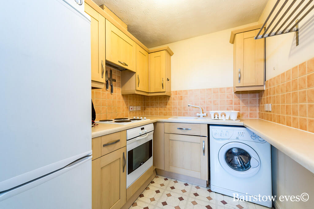 Apartment in South Ockendon, South Stifford - View 4