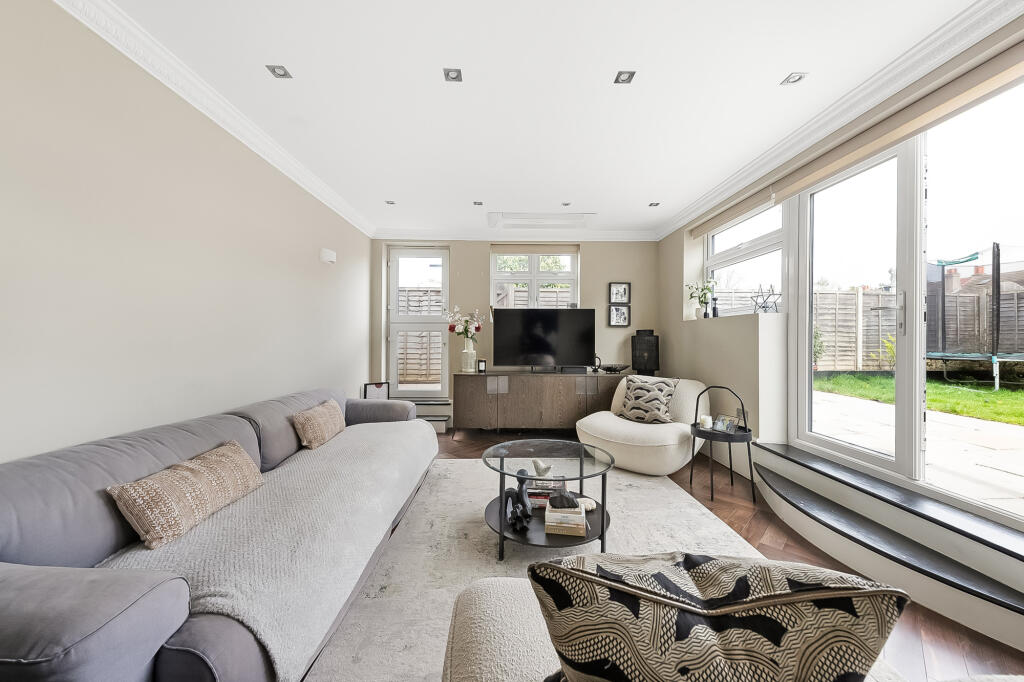 Apartment in London, London Borough of Bromley - More