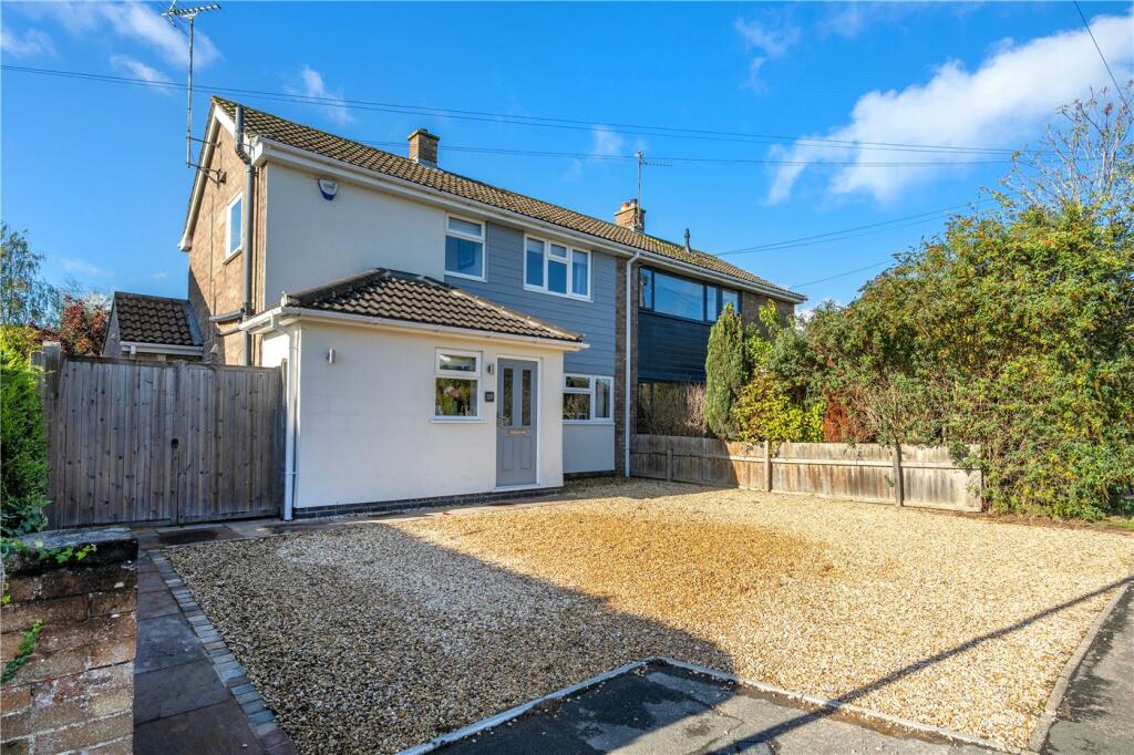 3-bed semi-detached on Westwood Drive, Bourne, Lincolnshire, PE10, £299,950