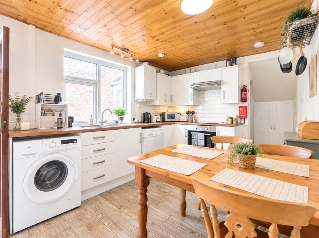 House in Chester, Hoole, City of Chester - View 4
