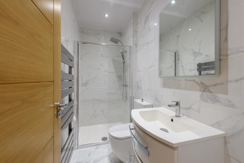 House in London - View 5