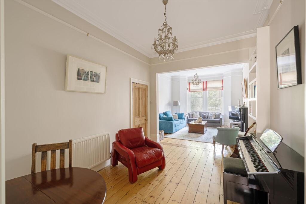 House in London, Brondesbury Park, Queen's Park - More