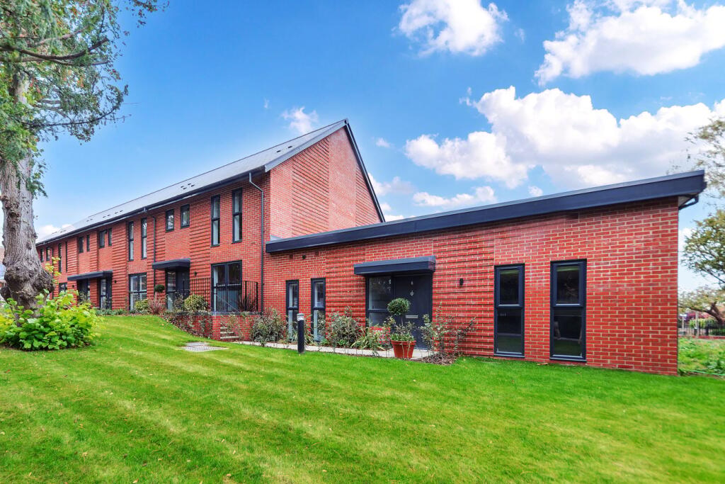 Main image of property: The Waldens, Mount Pleasant Road, Saffron Walden, Essex, CB11