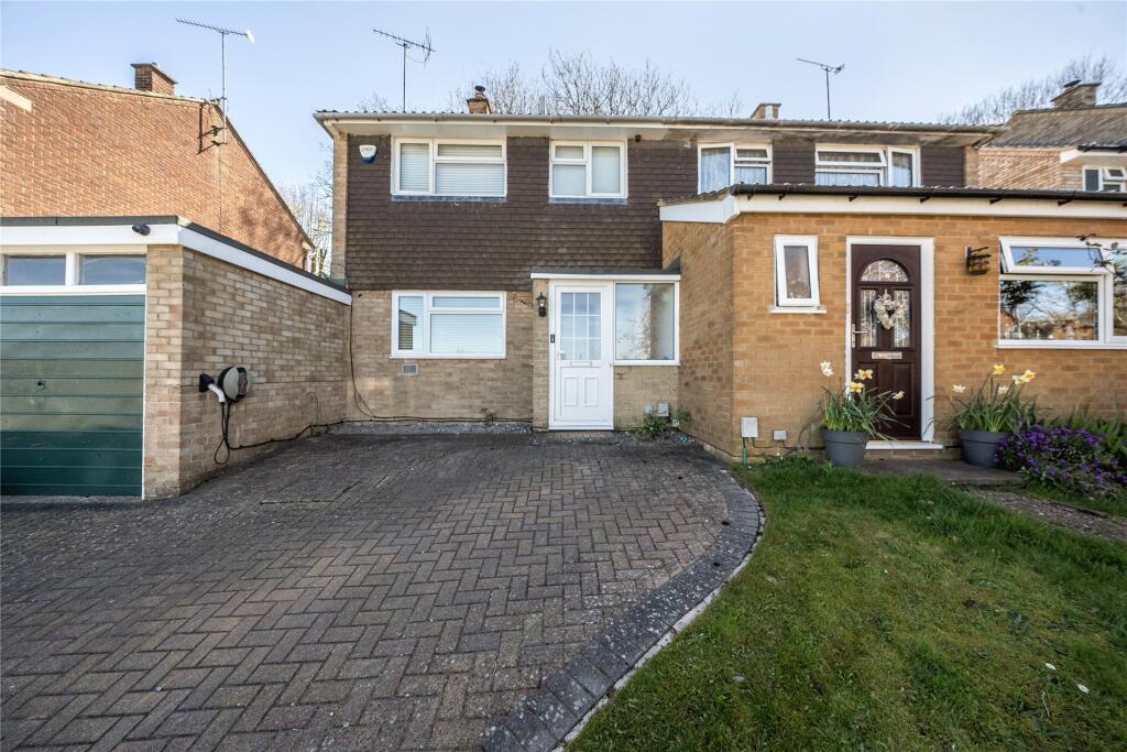 Main image of property: Derwent Drive, Dunstable, Bedfordshire, LU6