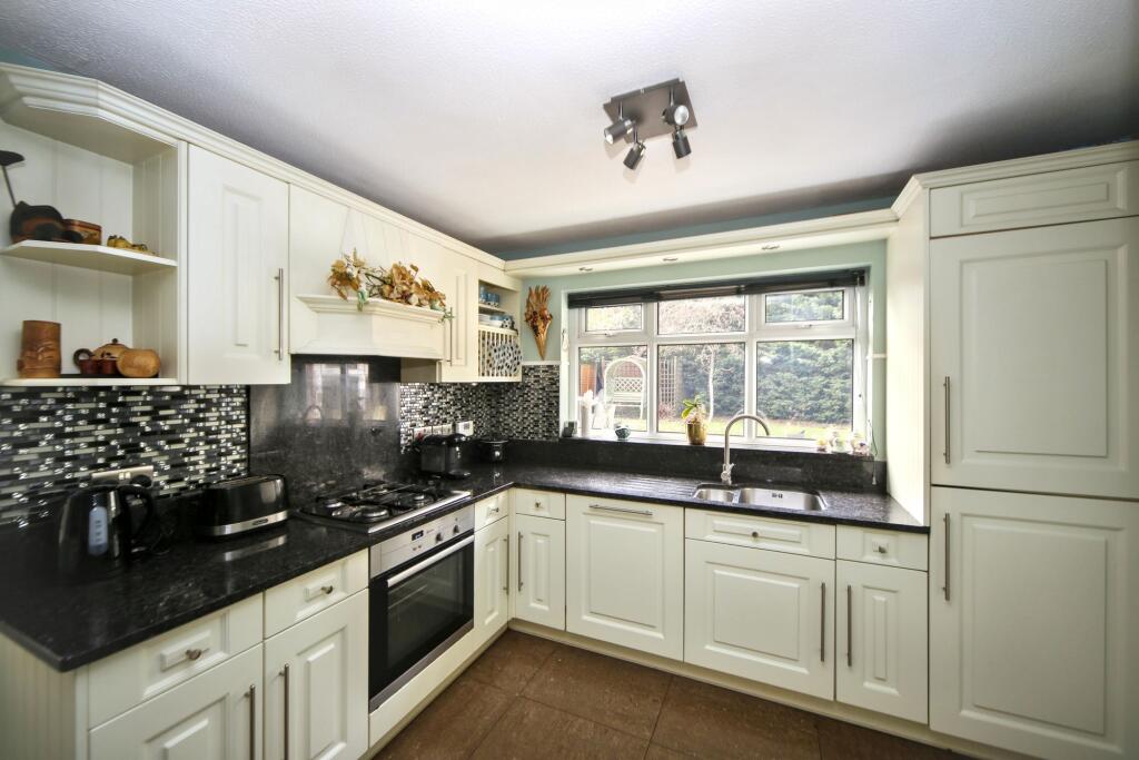Navenby Road, Wigan, WN3 photo 3