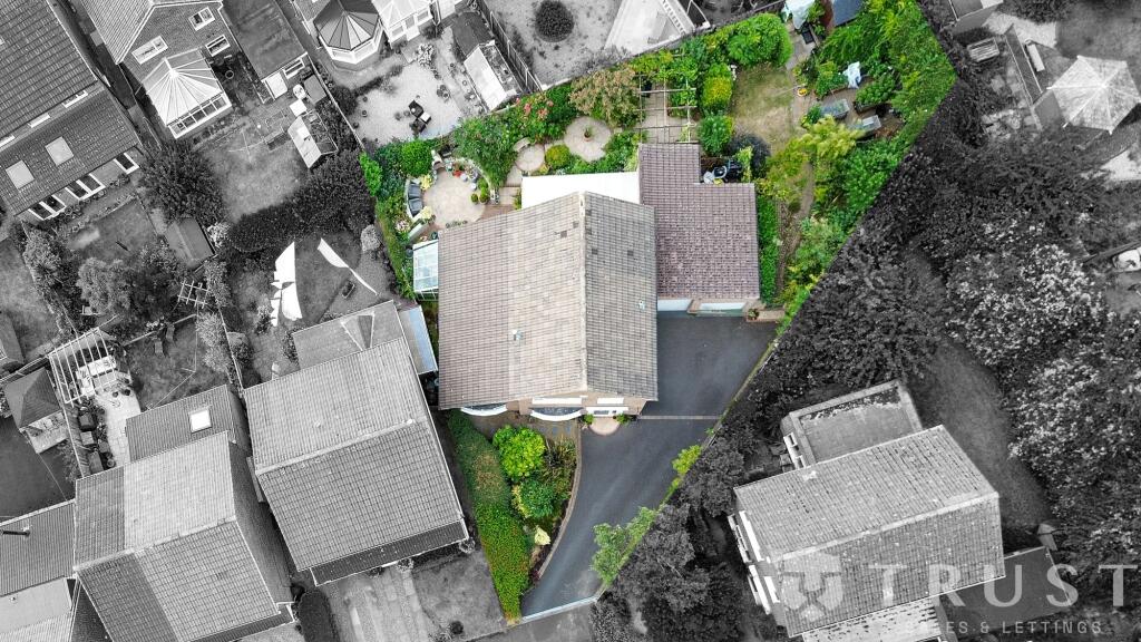 House in Wakefield - View 2