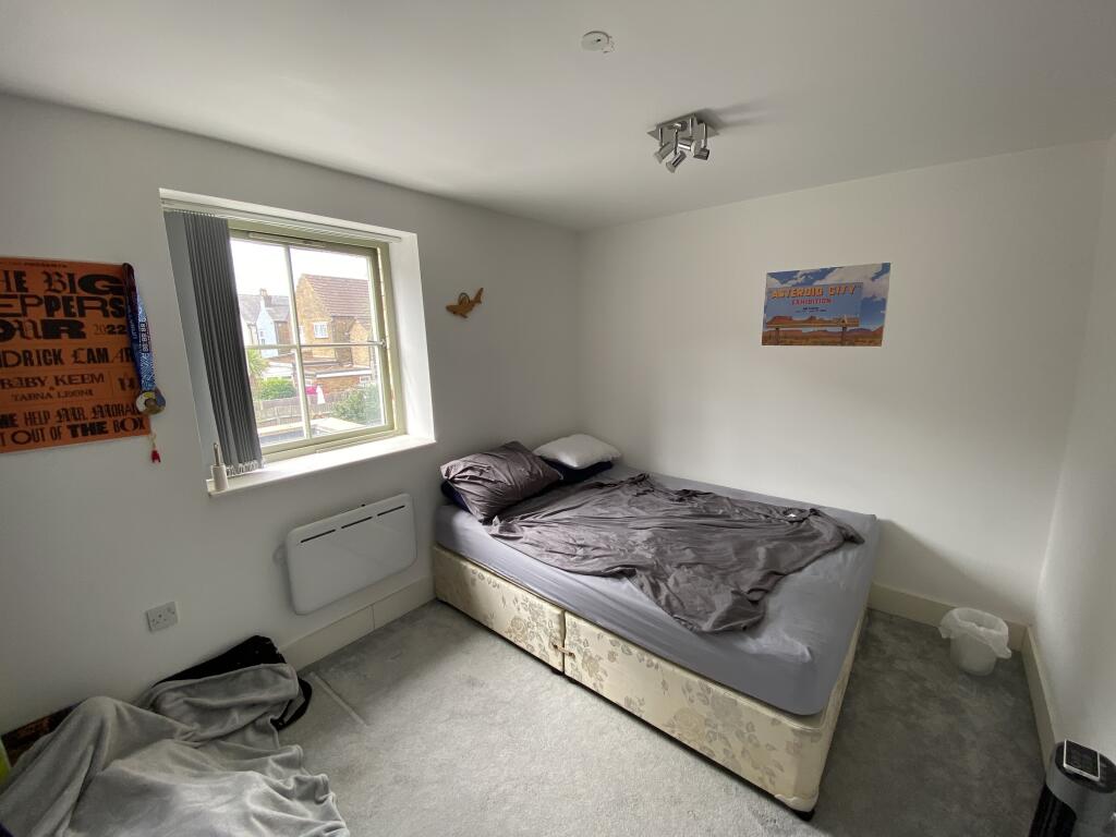 Apartment in Watford - View 4