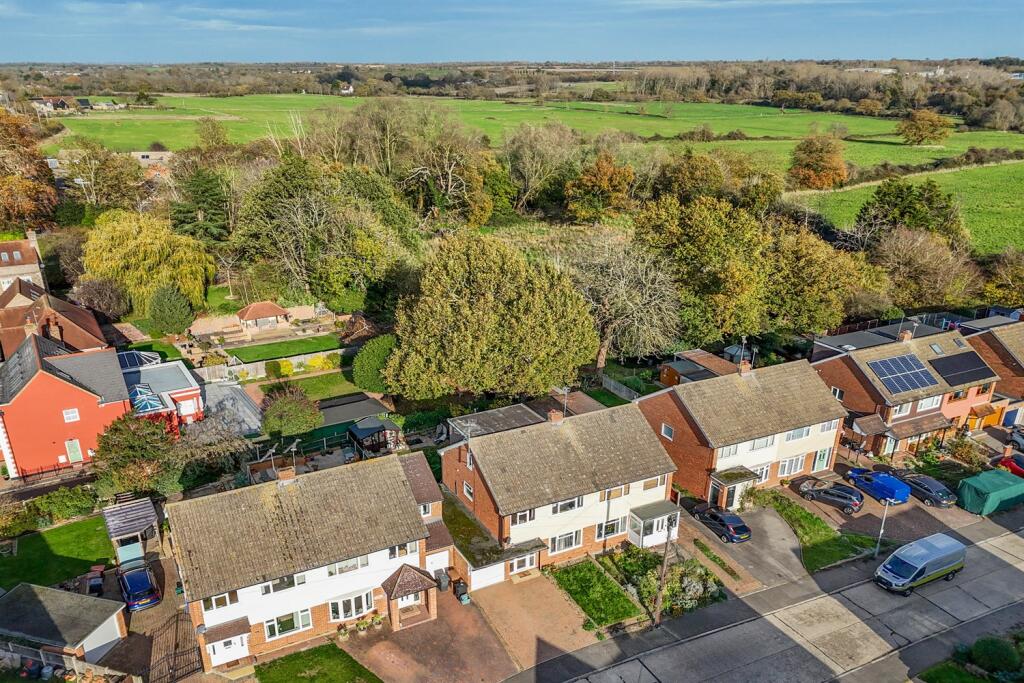 House in Chelmsford, Broomfield - View 2