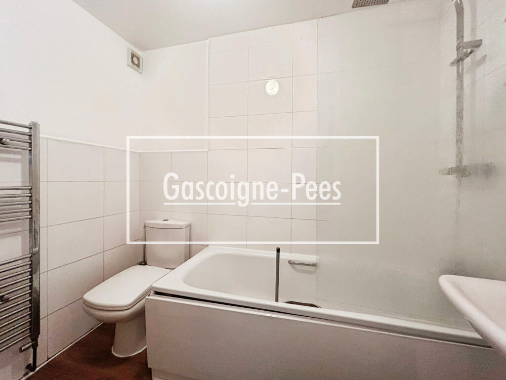 Apartment in Guildford - More