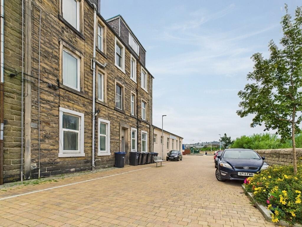 3-bed flat on Laidlaw Terrace, Hawick, TD9, £79,999