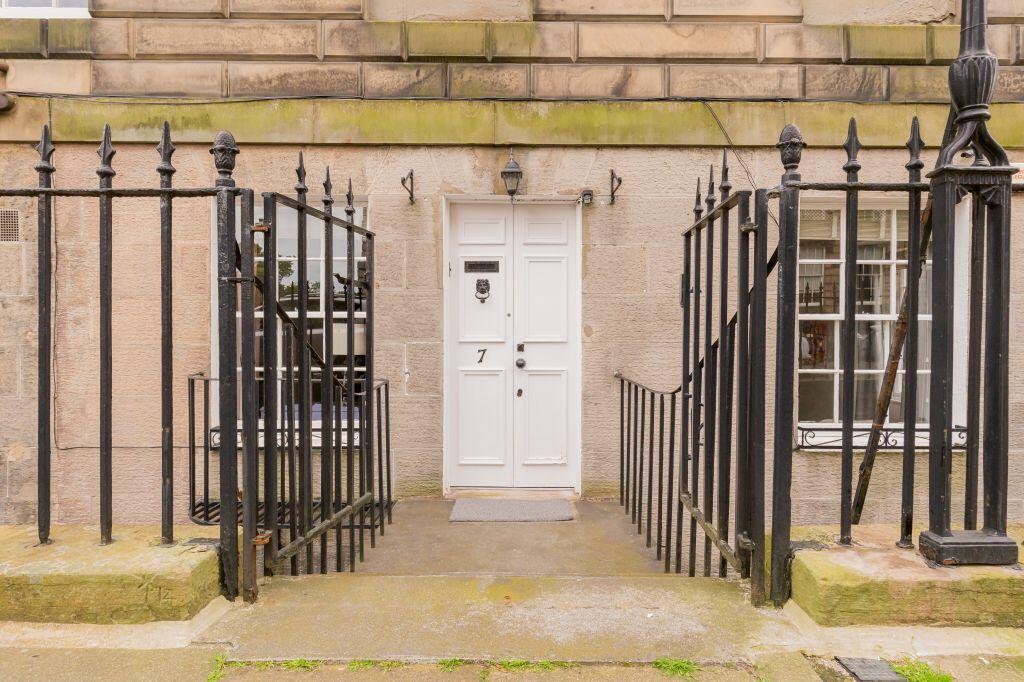 7 Northumberland Place, Edinburgh, EH3 6LQ - View 3