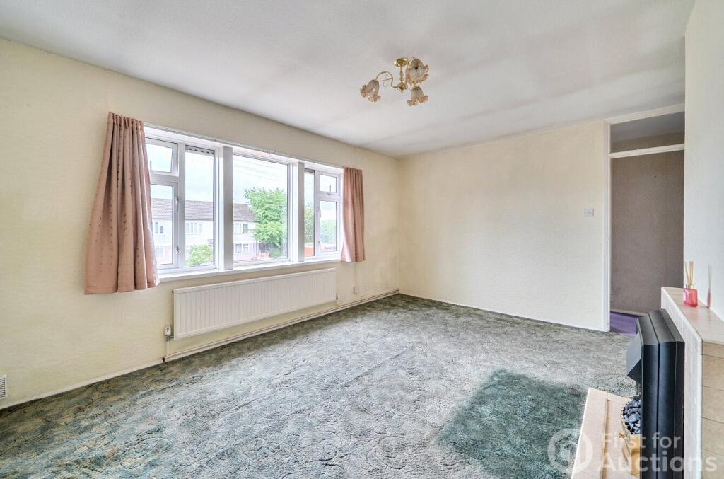 Apartment in Aldershot, East End, North Town - View 3