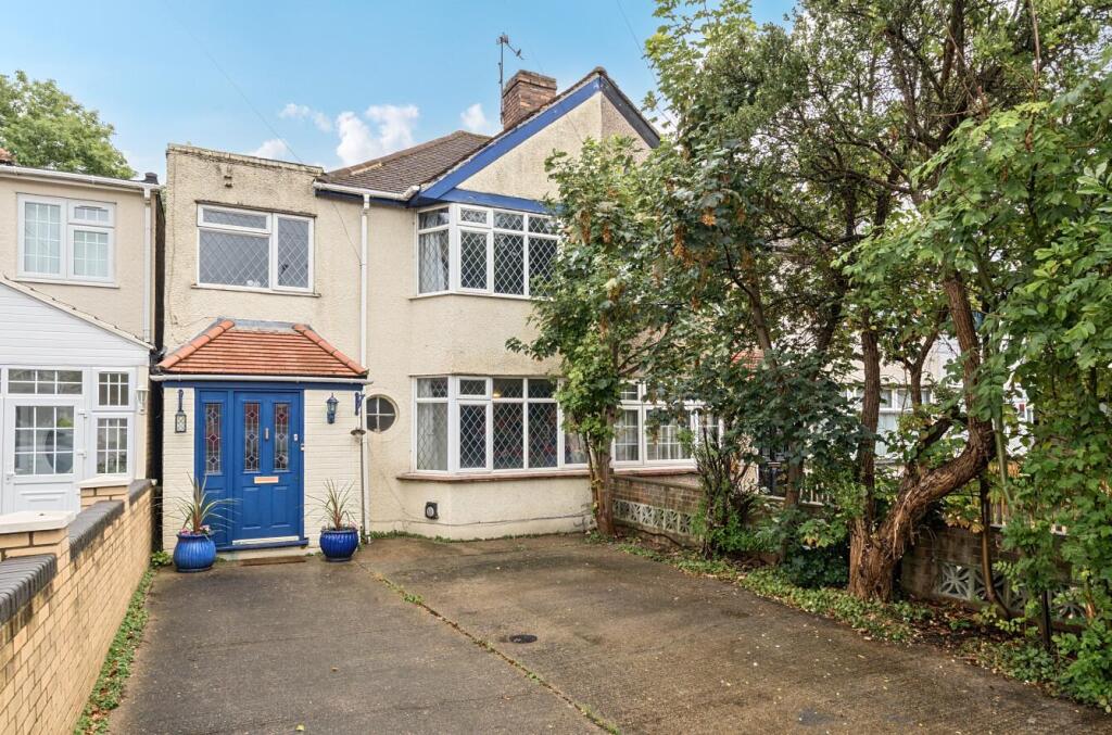 Uxbridge Road, Feltham, Middlesex, TW13 photo 3