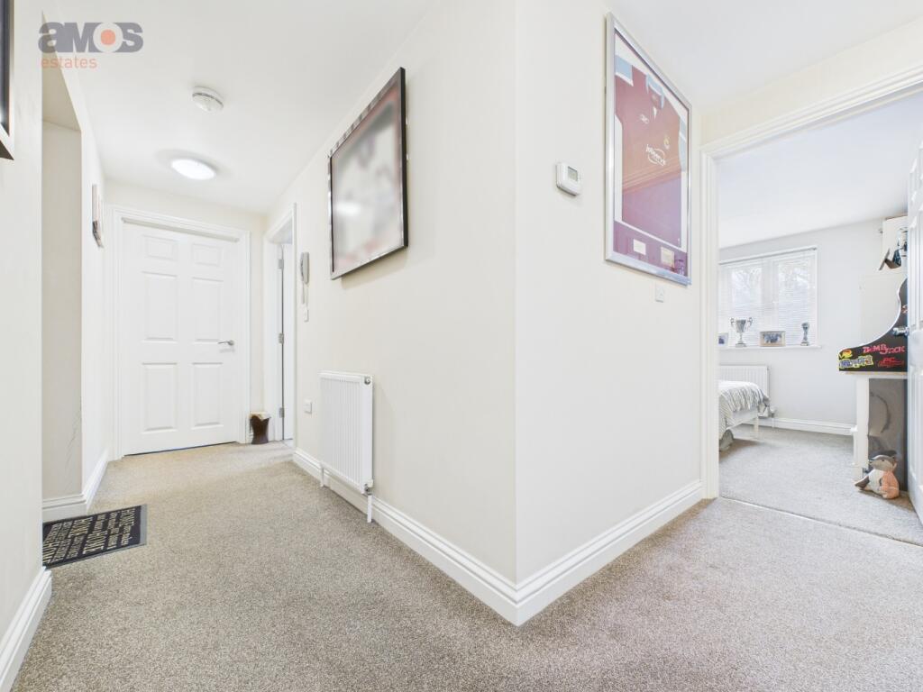 Manna Heights, London Road, Benfleet, Essex photo 4