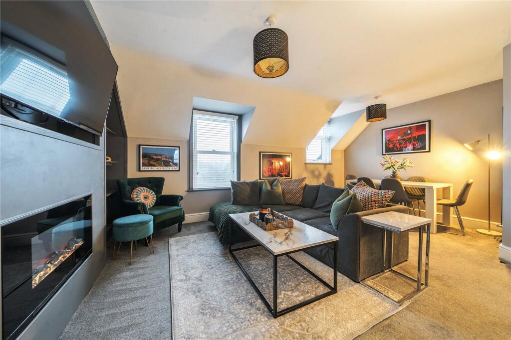 Flat 3, 3 Hollins Road, Harrogate, HG1 photo 2