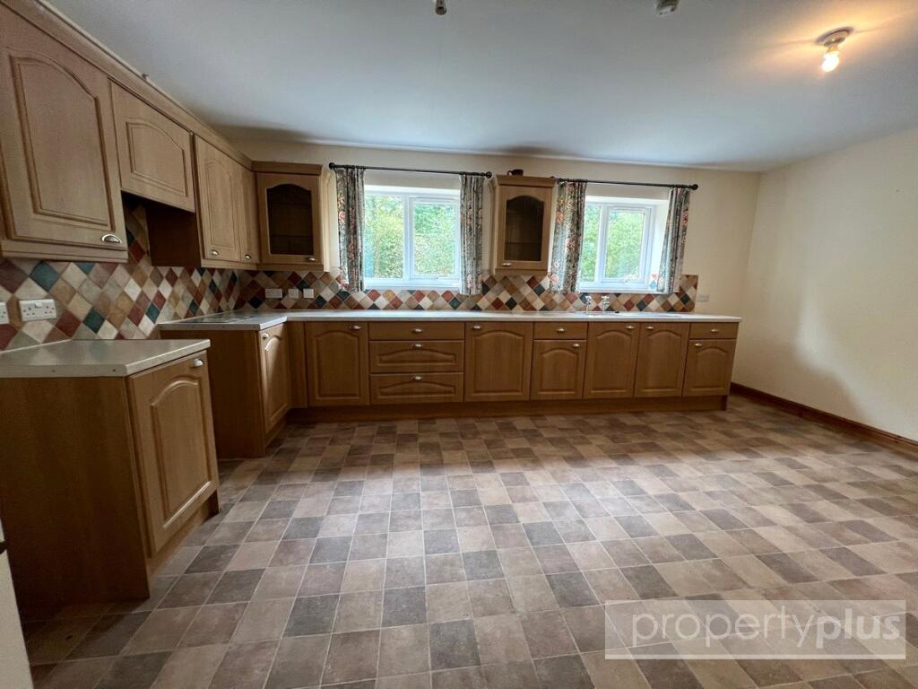 Tylcha Wen Close, Tonyrefail, Rhondda Cynon Taff, CF39 photo 5