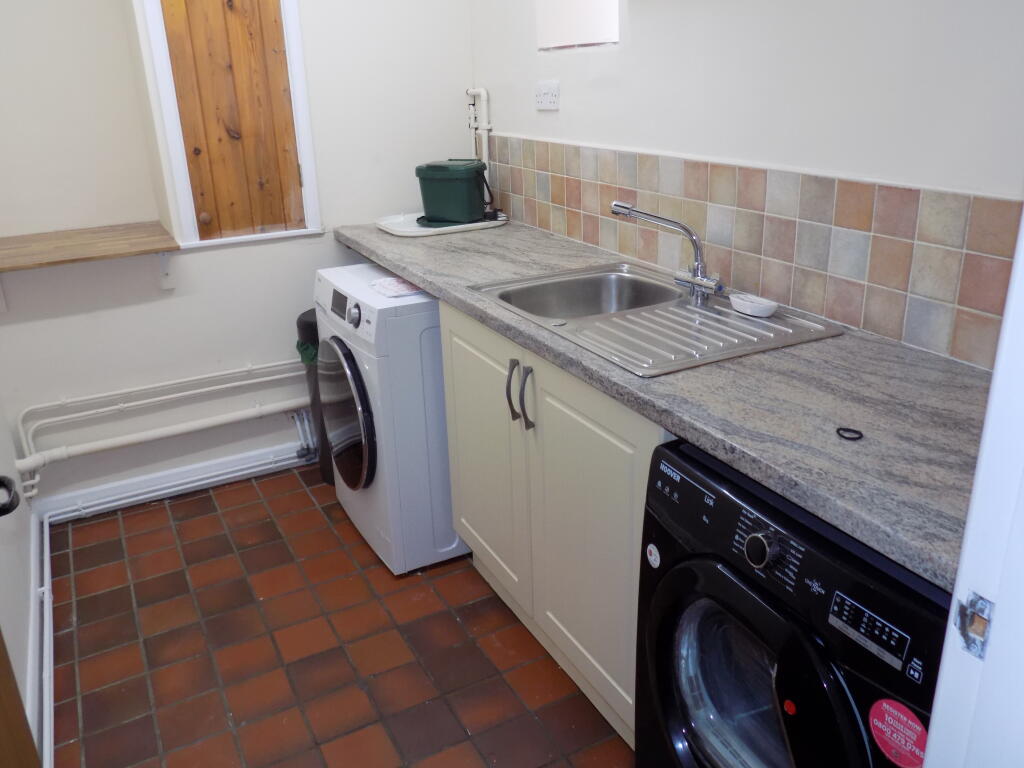 House in Matlock, Hopton - View 4