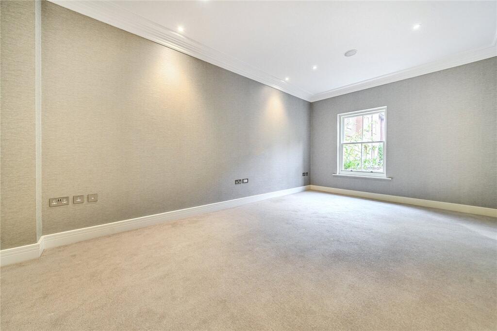 House in South Ascot, Sunninghill and Ascot - View 2