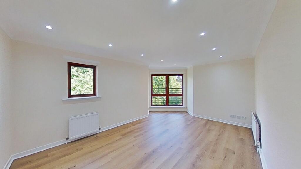 Apartment in Glasgow, Low Knightswood, Anniesland - View 2
