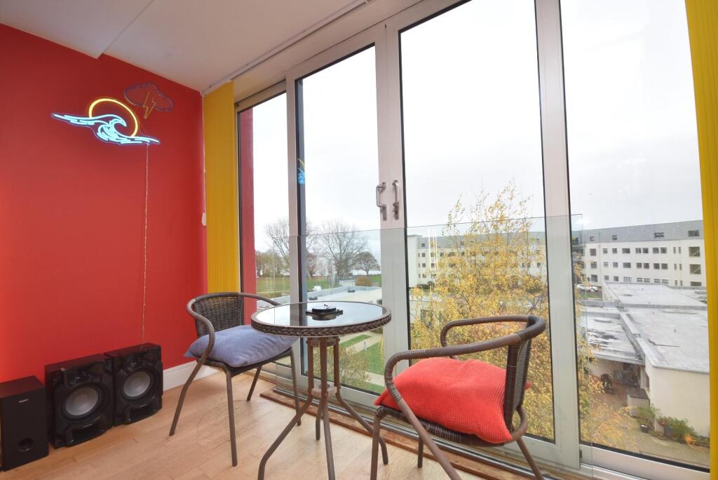 Apartment in Cardiff, Sully and Lavernock - More