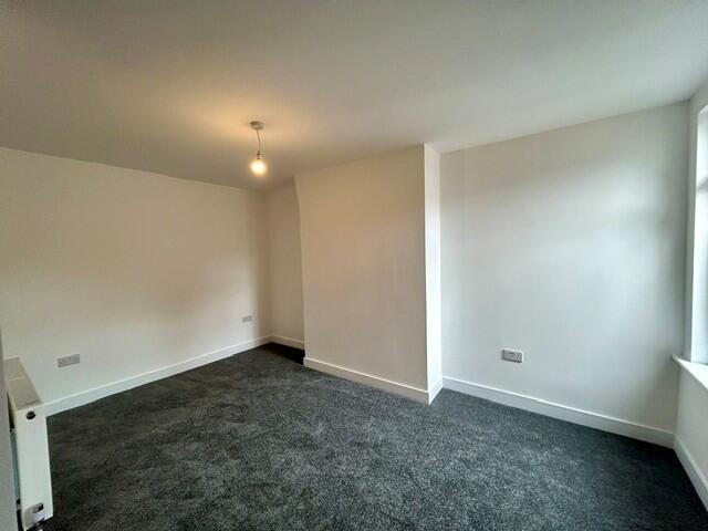 Apartment in Wirral, Liverpool City Region - View 3