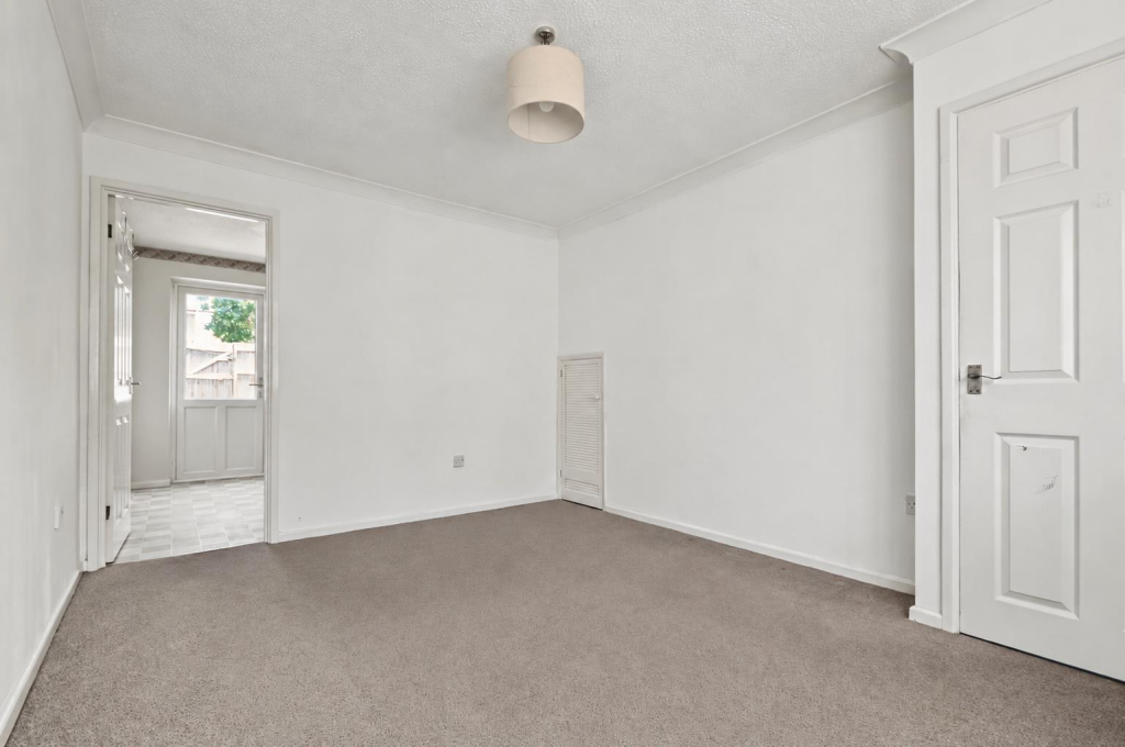 House in Northampton, Spencer - View 2