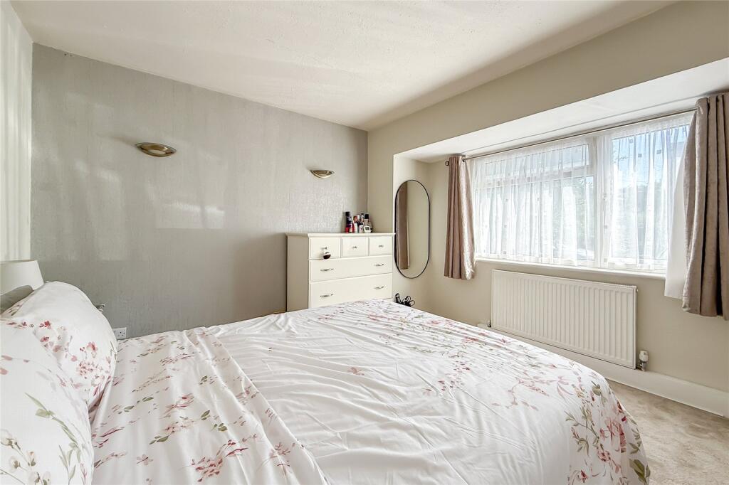 Apartment in St Albans, Fleetville - More