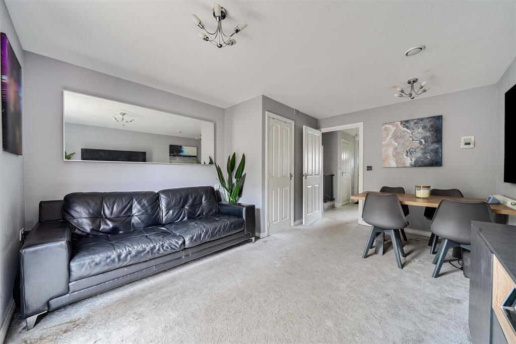 House in Portsmouth - More