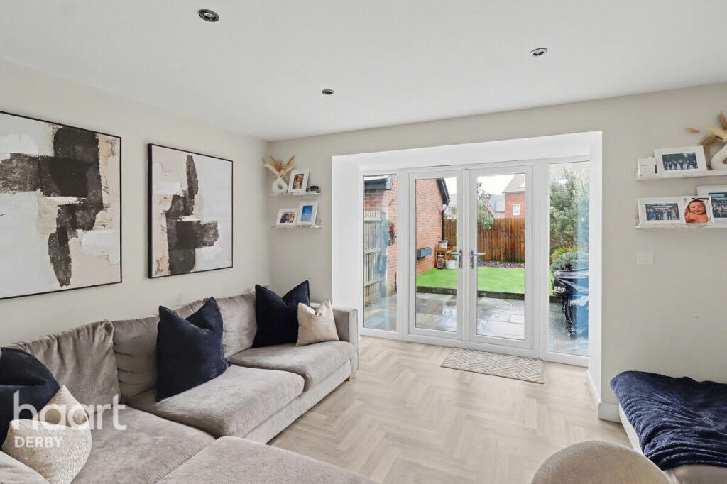 Elvaston Drive, Littleover photo 4